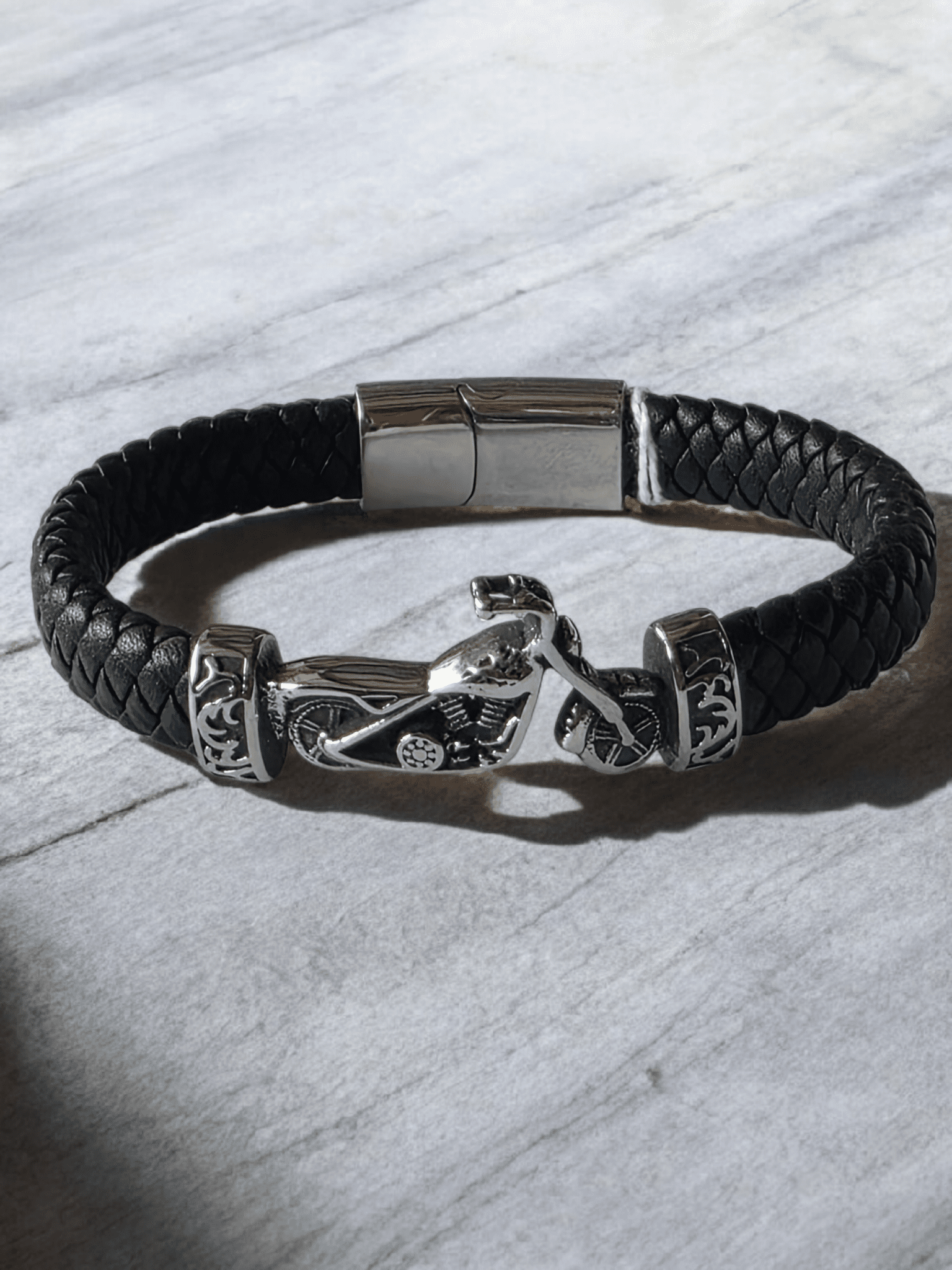 Bracelet moto cuir et acier inoxydable - Claudine Biker Shop