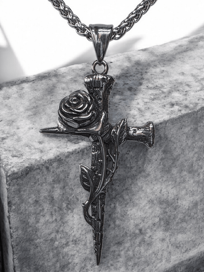 Collier croix avec rose acier inoxydable 316l - Claudine Biker Shop