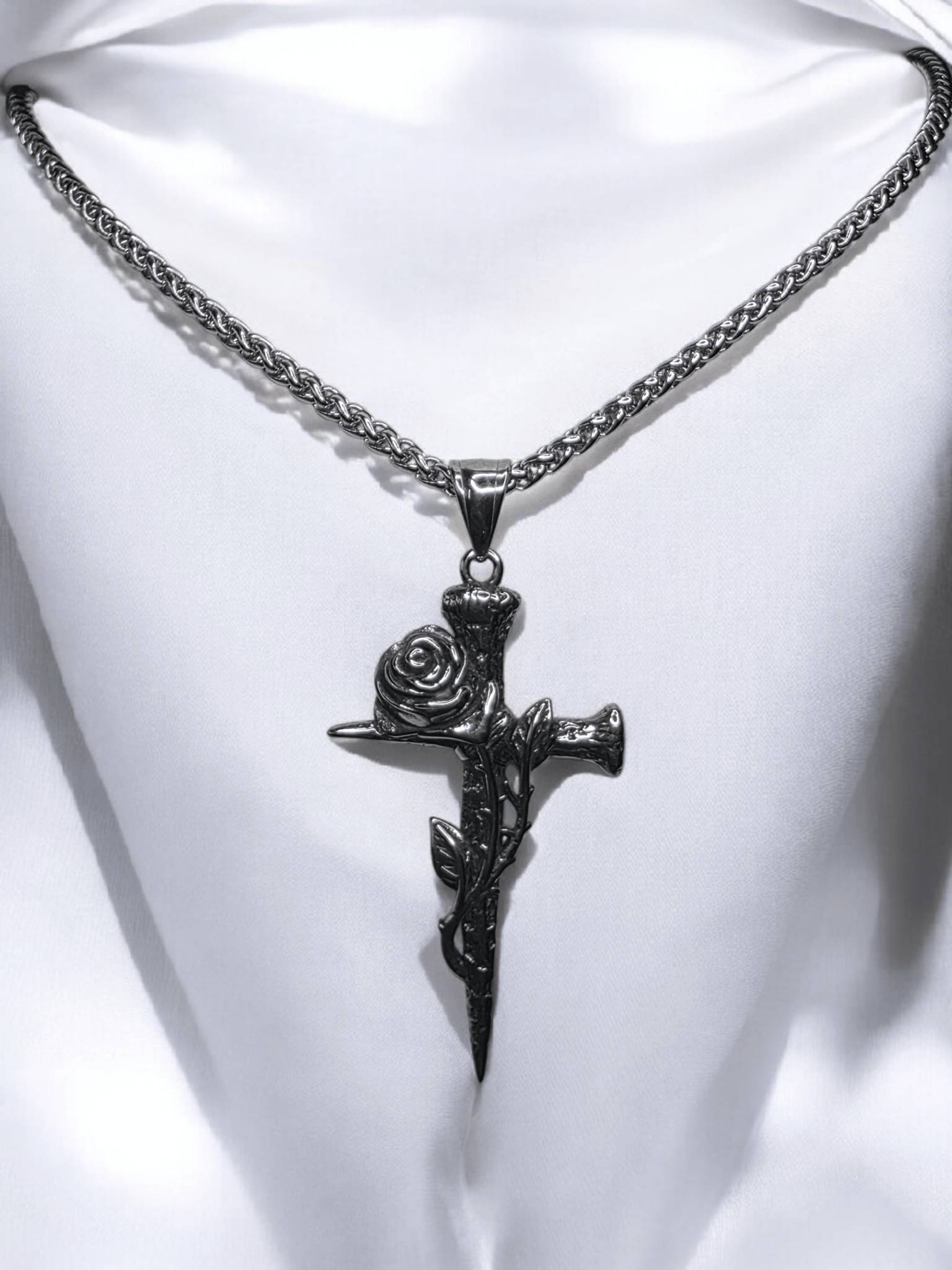 Collier croix avec rose acier inoxydable 316l - Claudine Biker Shop