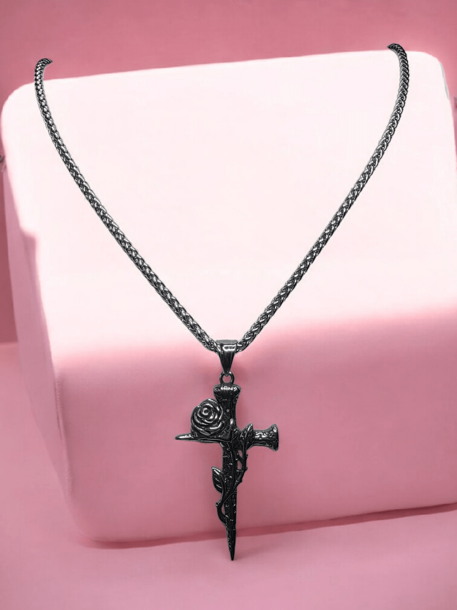 Collier croix avec rose acier inoxydable 316l - Claudine Biker Shop